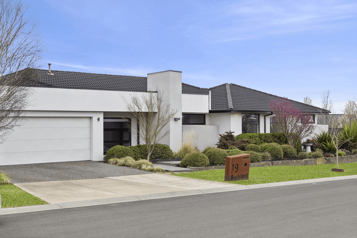 19 Buckland Boulevard, Gisborne, VIC 3437