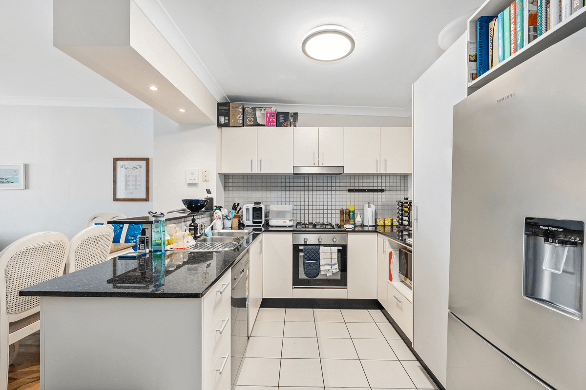 37/10 Vernon Terrace, TENERIFFE, QLD 4005