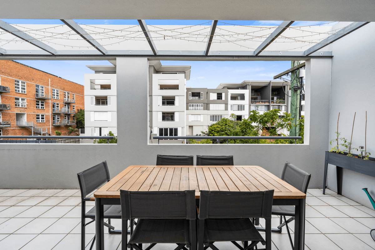 37/10 Vernon Terrace, TENERIFFE, QLD 4005