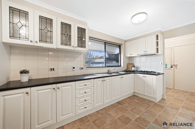 35 Essex Drive, Melton, VIC 3337