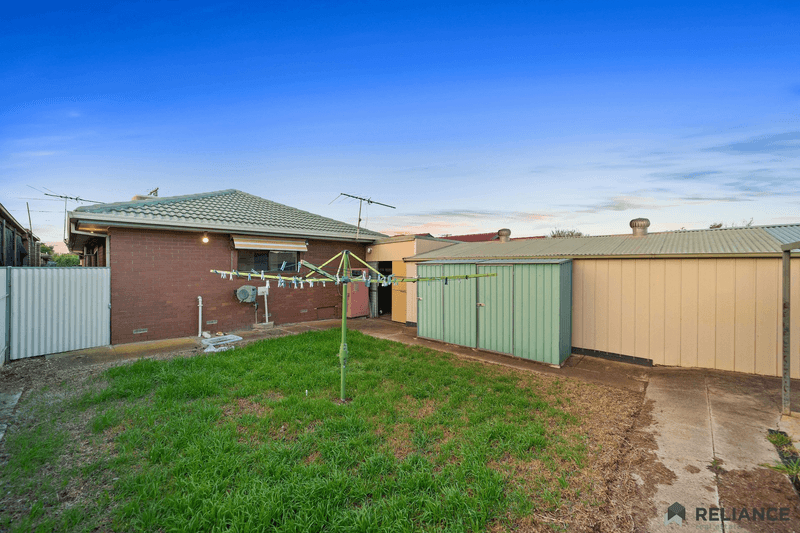 35 Essex Drive, Melton, VIC 3337