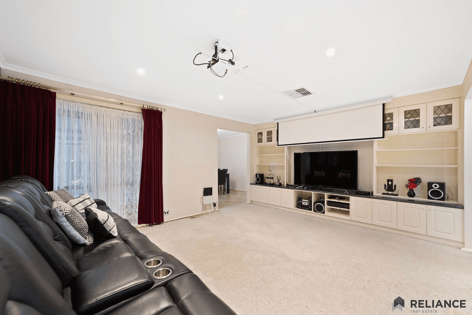 35 Essex Drive, Melton, VIC 3337