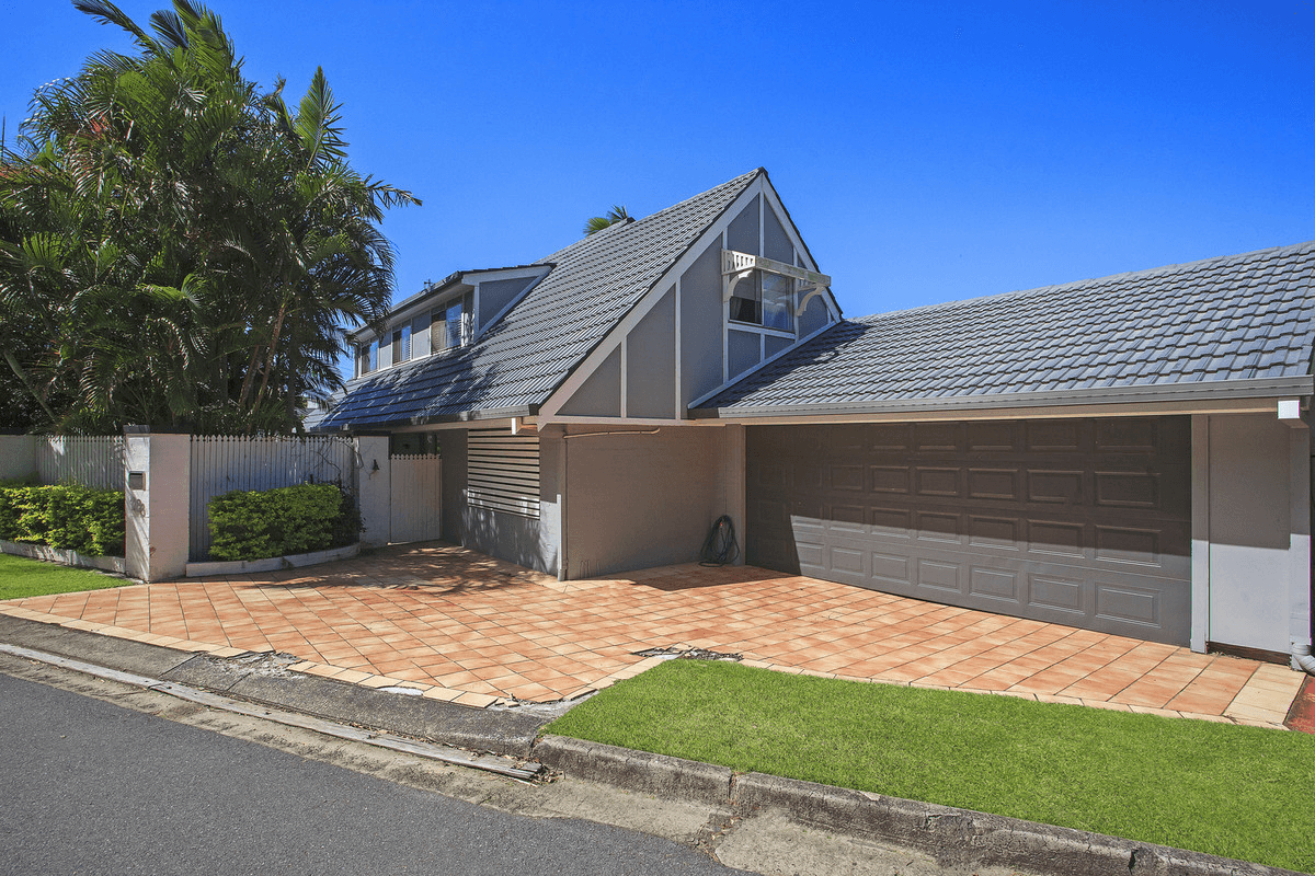 18 Pindari Avenue, Burleigh Heads, QLD 4220