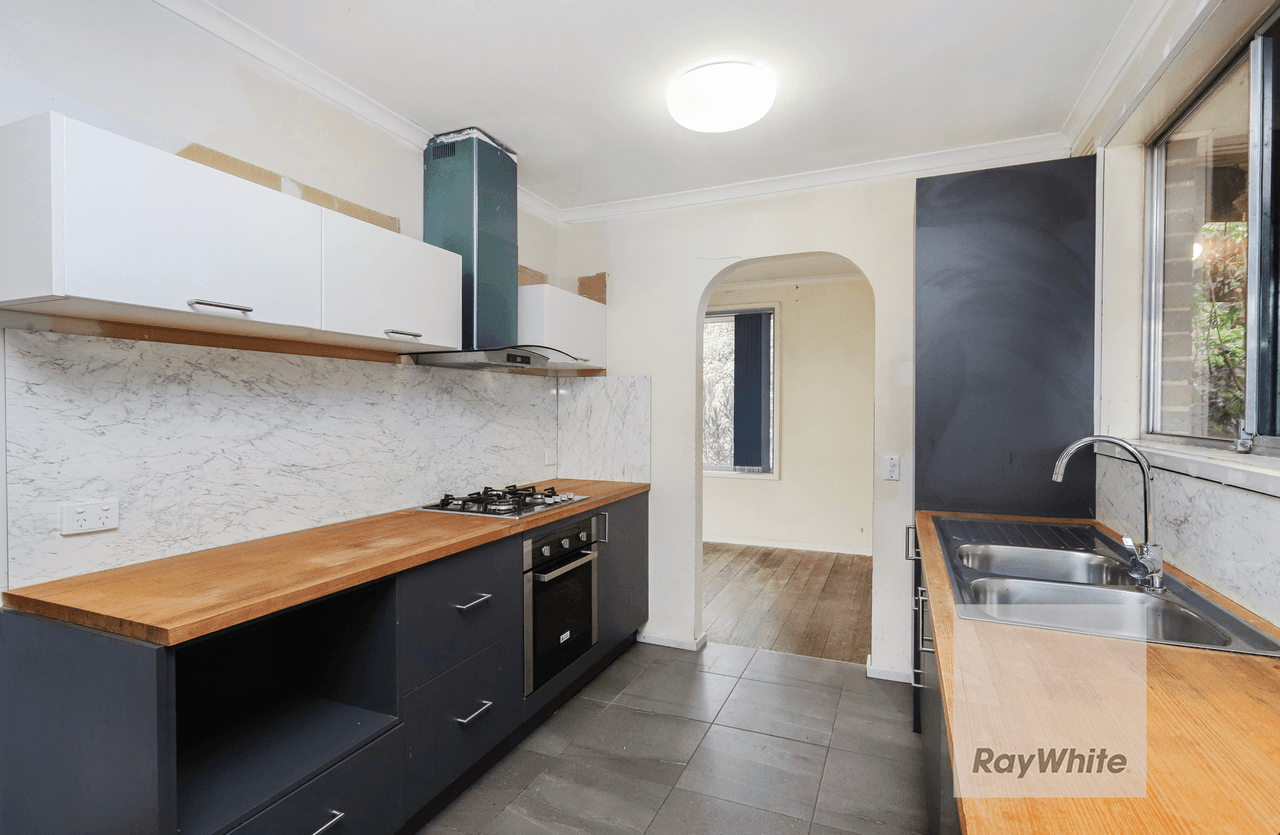 5 Wiltshire Road, GLADSTONE PARK, VIC 3043