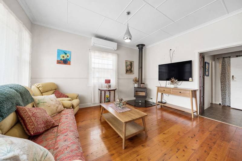 3 Betty Street, NEWTOWN, QLD 4350