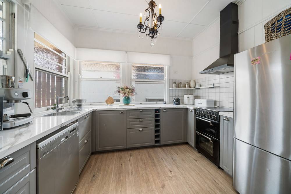 3 Betty Street, NEWTOWN, QLD 4350