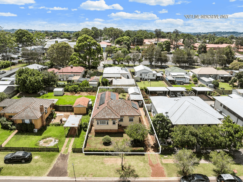 3 Betty Street, NEWTOWN, QLD 4350