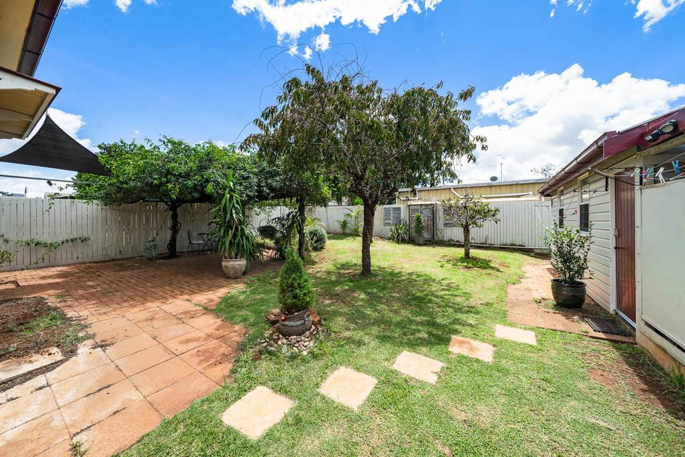 3 Betty Street, NEWTOWN, QLD 4350