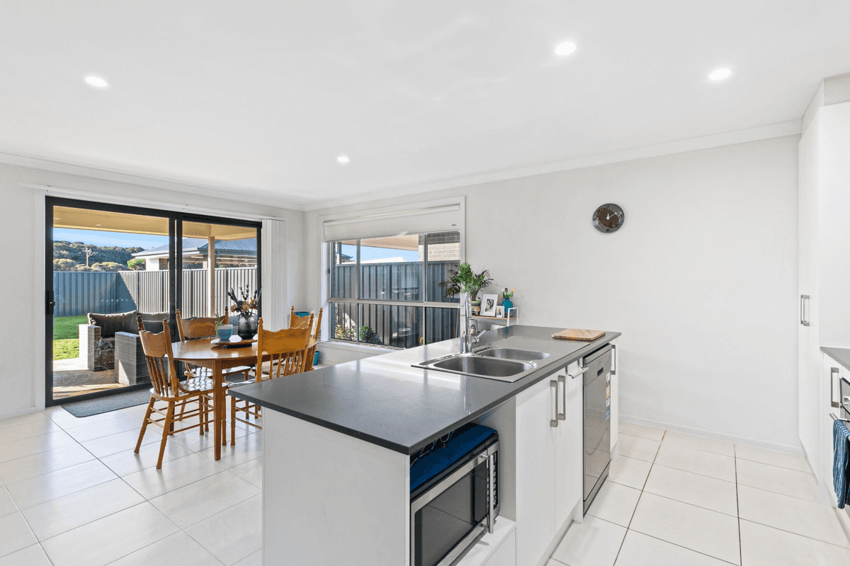 83 Princess Royal Parade, HINDMARSH ISLAND, SA 5214