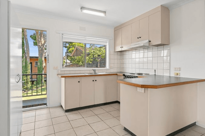 2/9 Elizabeth Street, HIGHTON, VIC 3216