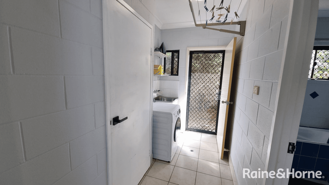 11 Shalom Close, COOYA BEACH, QLD 4873