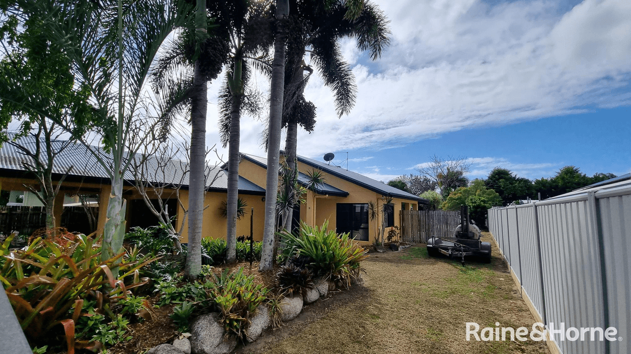 11 Shalom Close, COOYA BEACH, QLD 4873