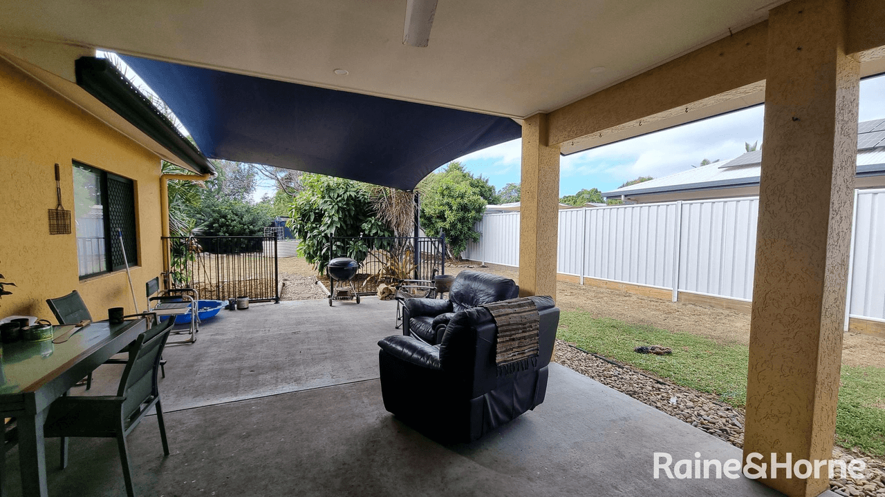 11 Shalom Close, COOYA BEACH, QLD 4873