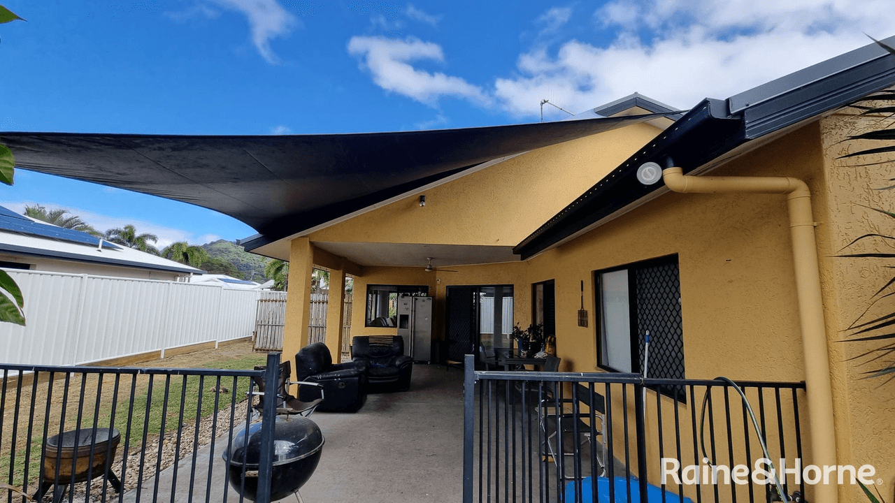 11 Shalom Close, COOYA BEACH, QLD 4873