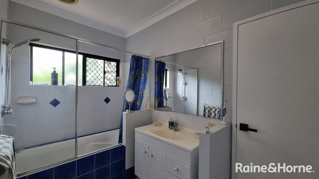 11 Shalom Close, COOYA BEACH, QLD 4873