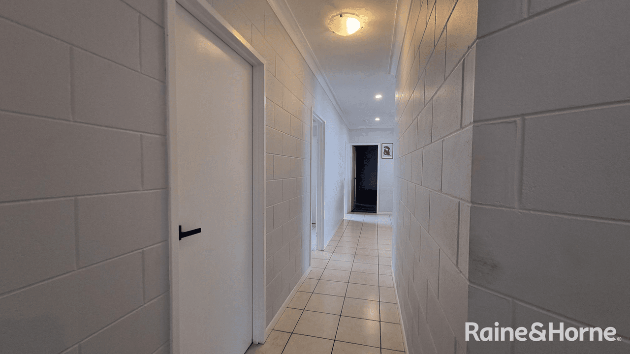 11 Shalom Close, COOYA BEACH, QLD 4873