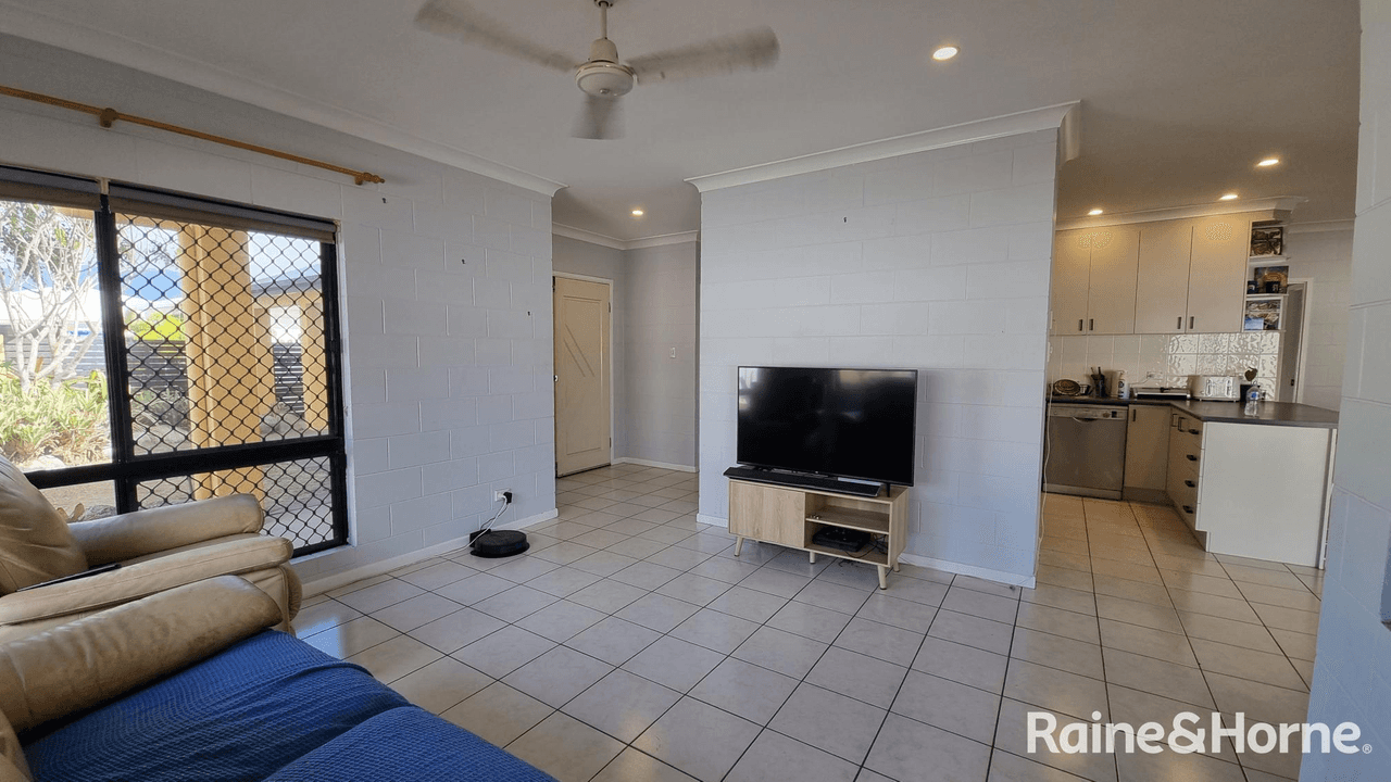 11 Shalom Close, COOYA BEACH, QLD 4873