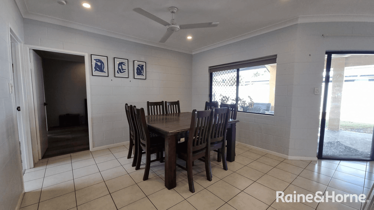 11 Shalom Close, COOYA BEACH, QLD 4873
