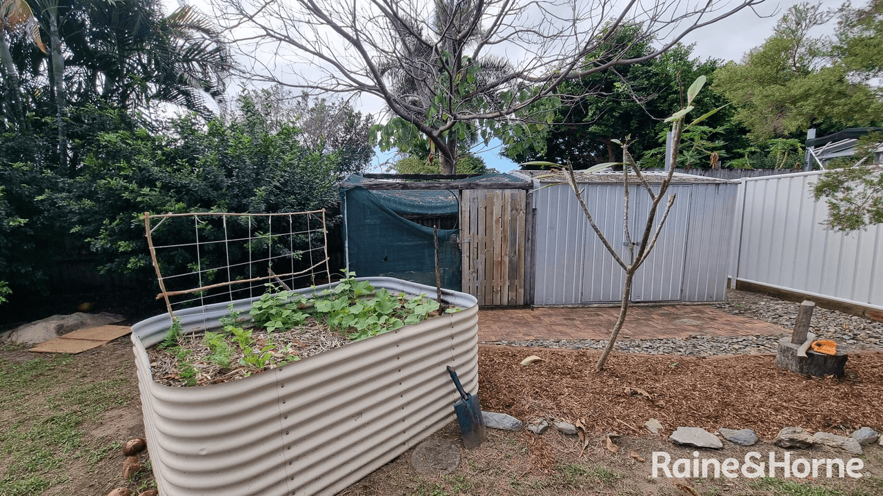 11 Shalom Close, COOYA BEACH, QLD 4873