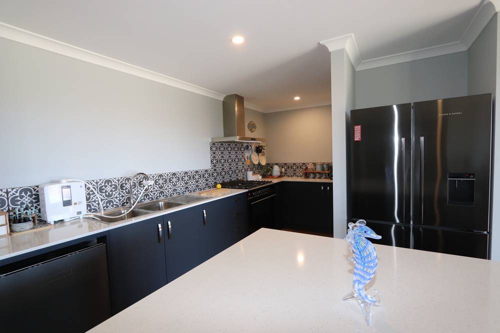 8 Wisteria Link, DENMARK, WA 6333