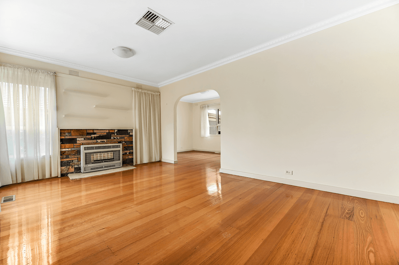 18 The Fairway, HAMPTON PARK, VIC 3976