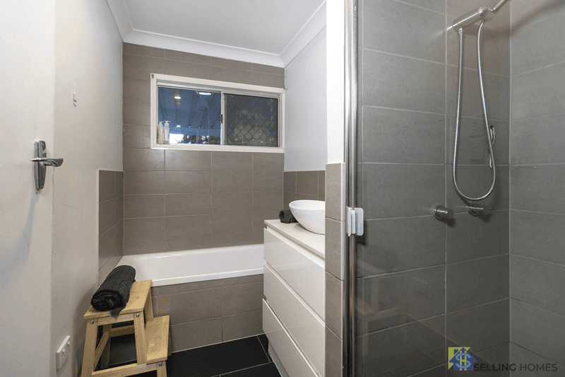 13 Dorsey Cres, Bundamba, QLD 4304