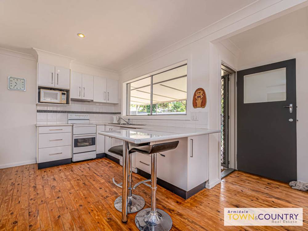 5 Kenalmac Avenue, ARMIDALE, NSW 2350