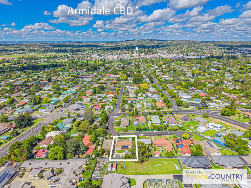 5 Kenalmac Avenue, ARMIDALE, NSW 2350