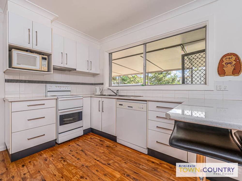 5 Kenalmac Avenue, ARMIDALE, NSW 2350