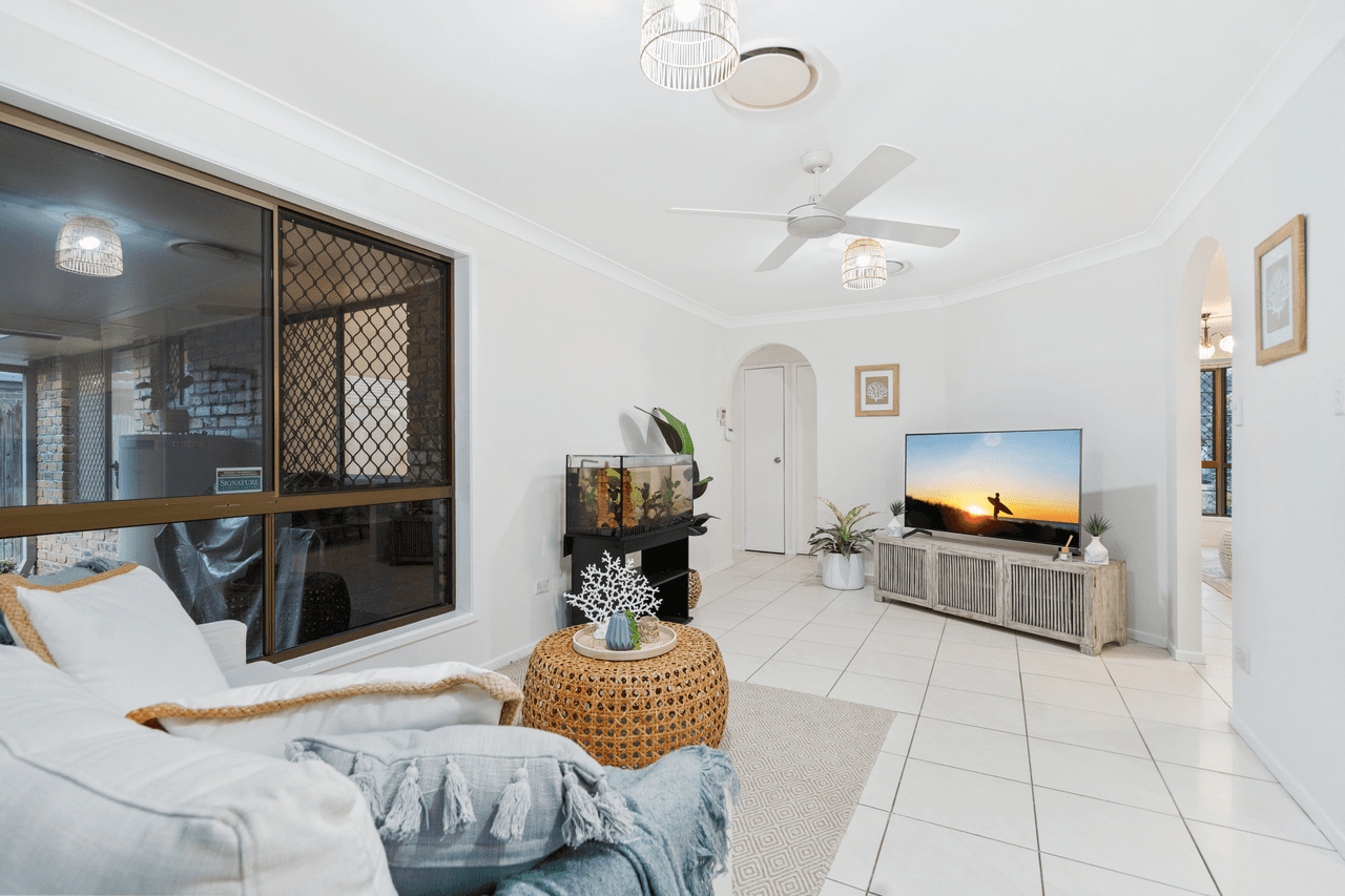 21 Calloway Place, MANLY WEST, QLD 4179