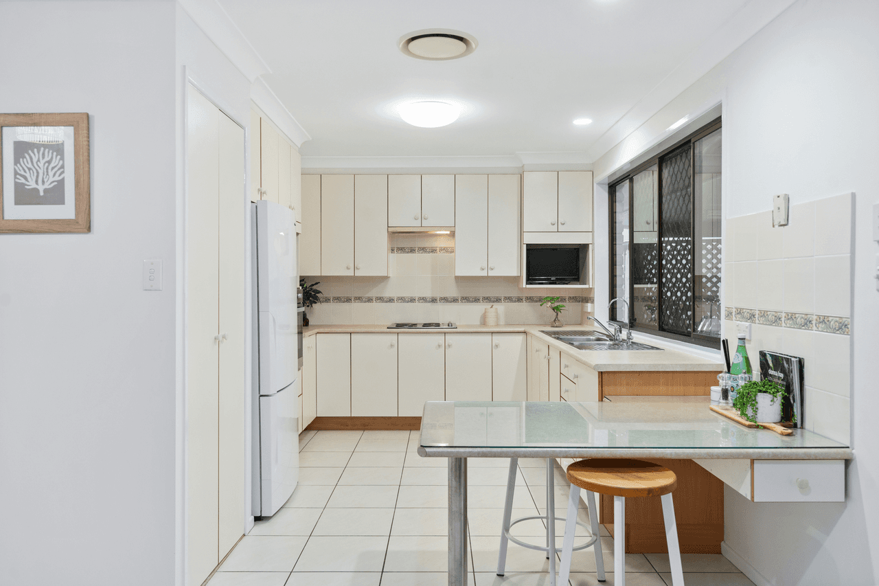 21 Calloway Place, MANLY WEST, QLD 4179