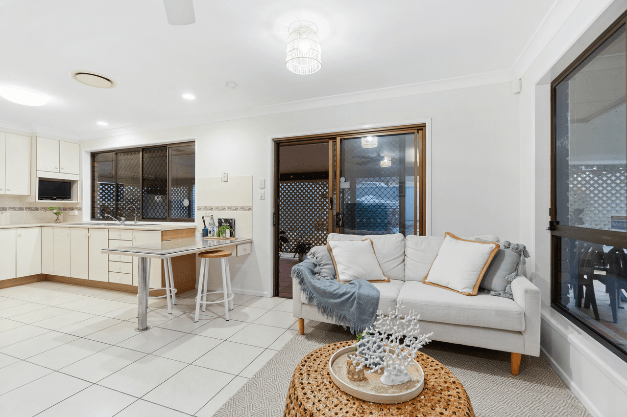 21 Calloway Place, MANLY WEST, QLD 4179