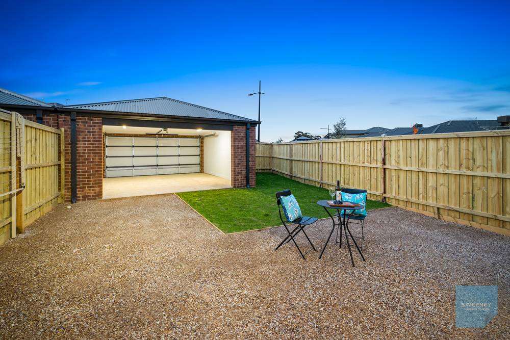37 Adventure Avenue, FRASER RISE, VIC 3336