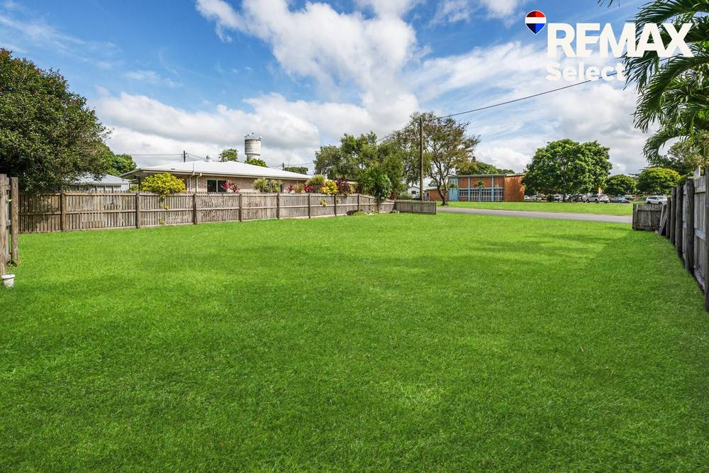 8 Bridge Street, WALKERSTON, QLD 4751