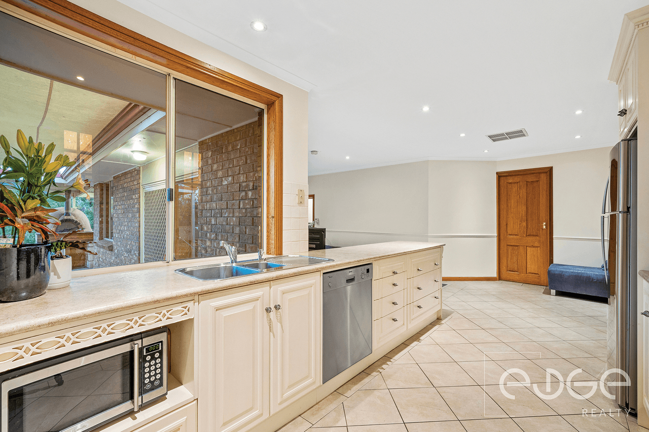 24 Dallas Court, WYNN VALE, SA 5127