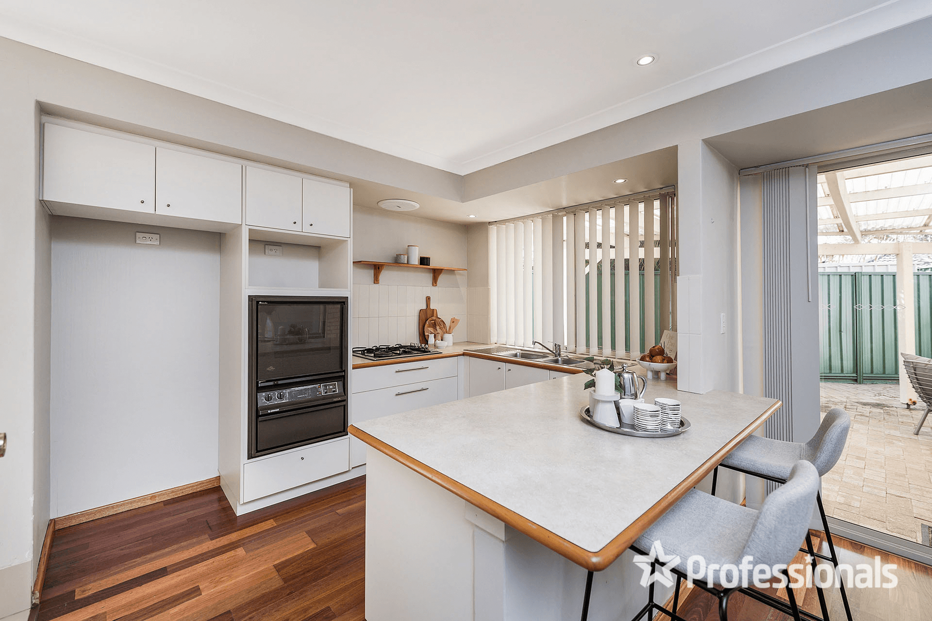 8 Peacock Green, BALLAJURA, WA 6066