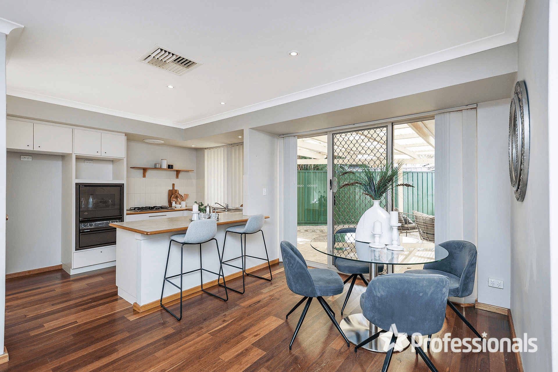 8 Peacock Green, BALLAJURA, WA 6066