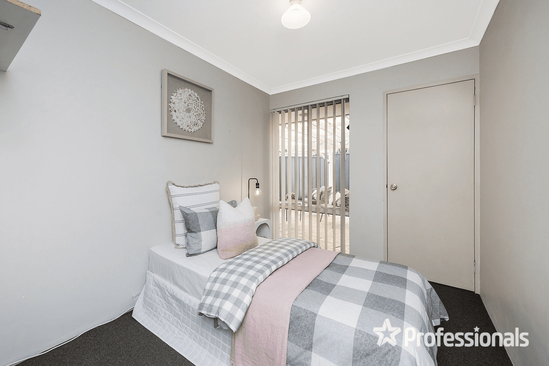 8 Peacock Green, BALLAJURA, WA 6066