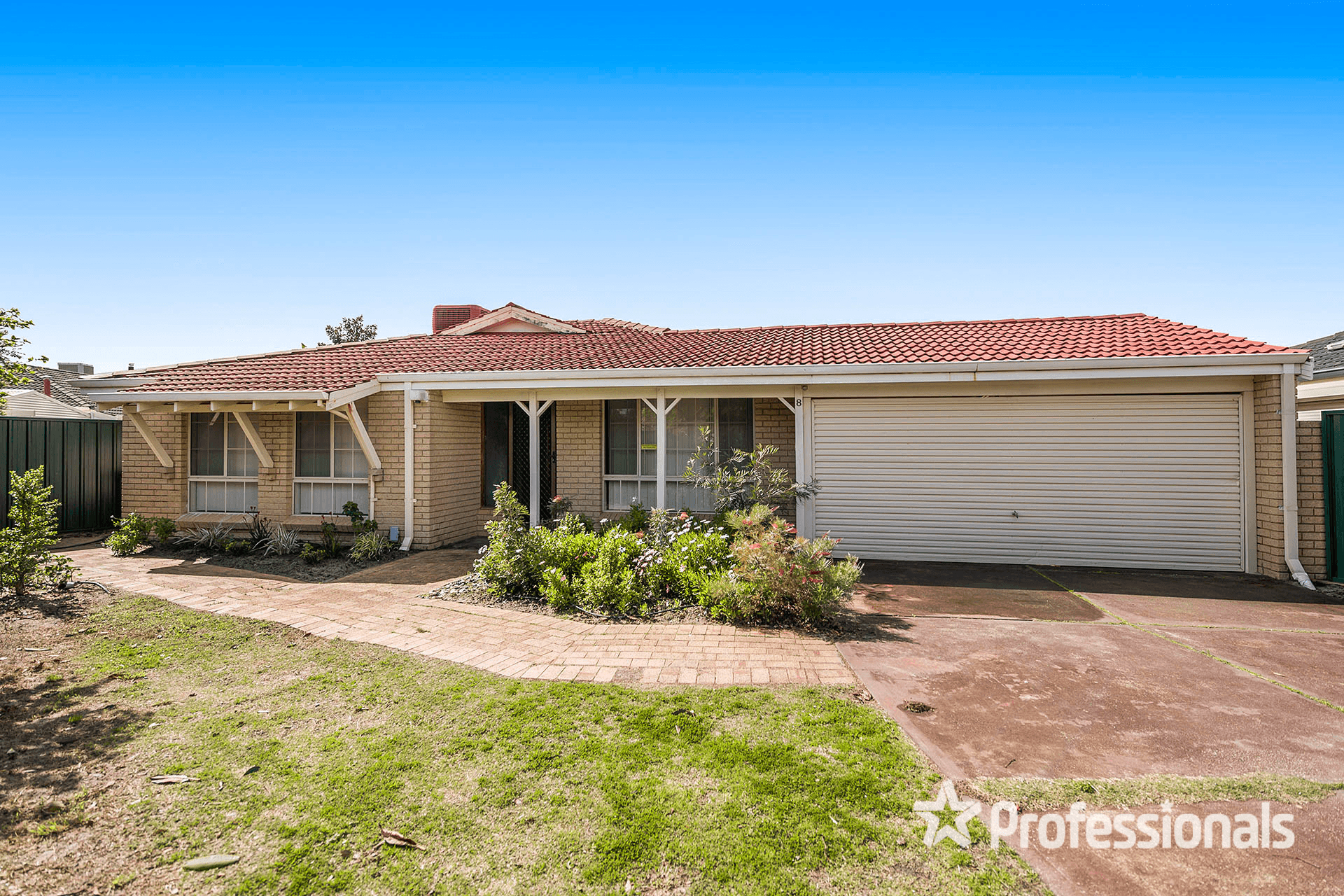 8 Peacock Green, BALLAJURA, WA 6066