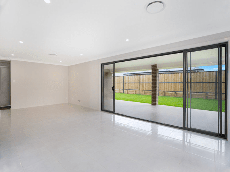 33 Oaks Street, PITT TOWN, NSW 2756