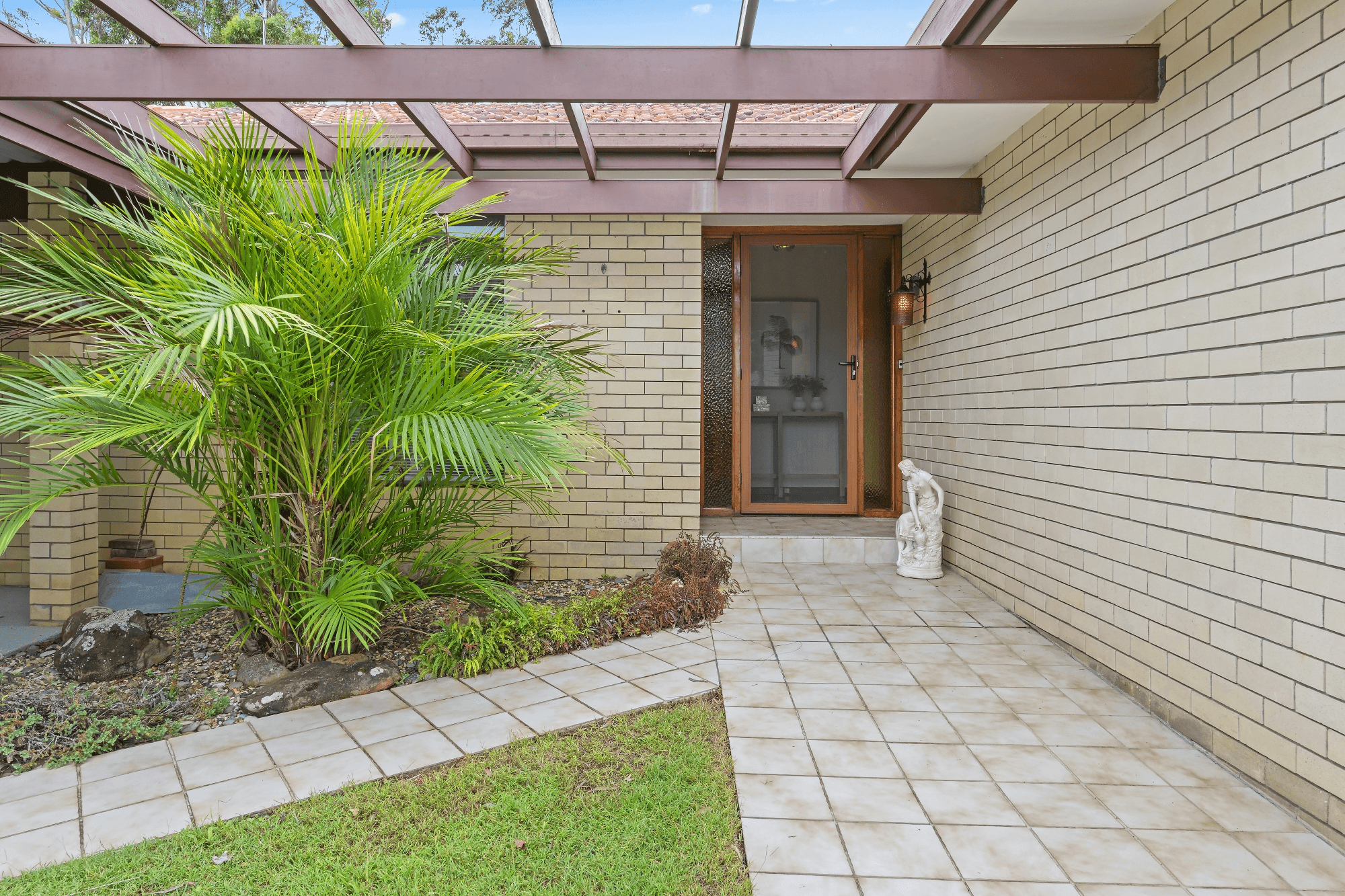 9 Warrawee Avenue, ASHMORE, QLD 4214