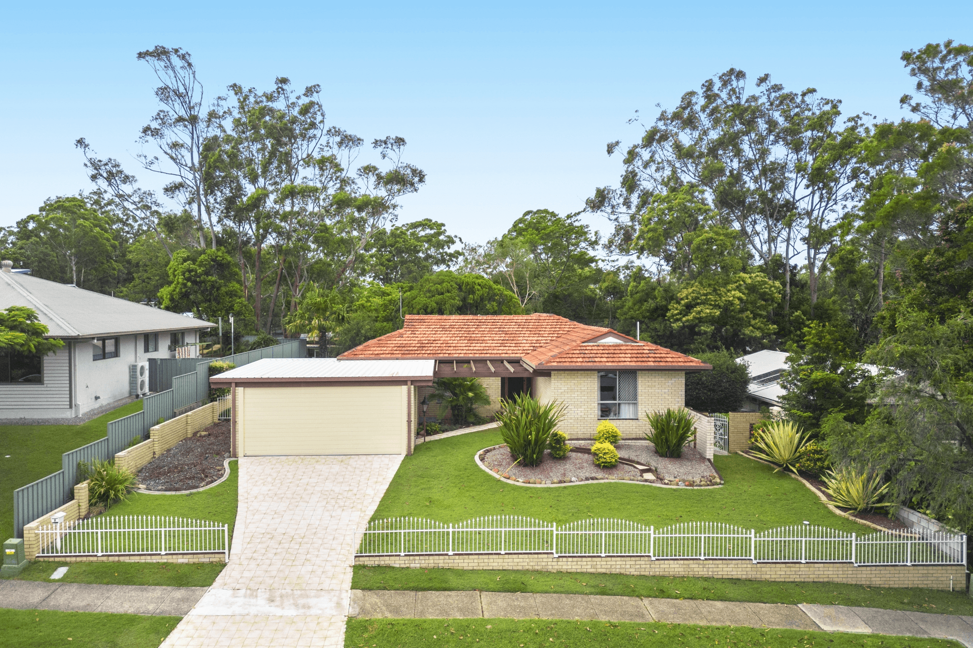 9 Warrawee Avenue, ASHMORE, QLD 4214