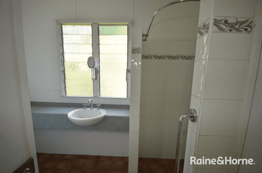 16 Junction Road, MOSSMAN, QLD 4873