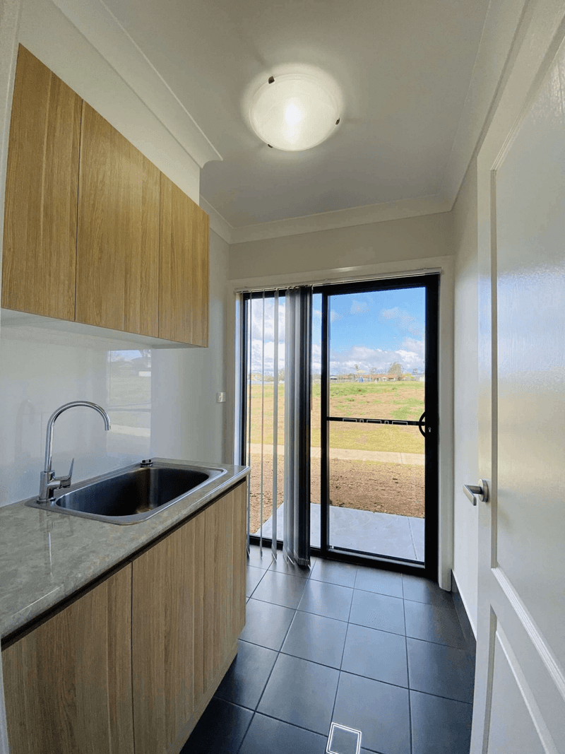 52 Mustang Close, Tamworth, NSW 2340