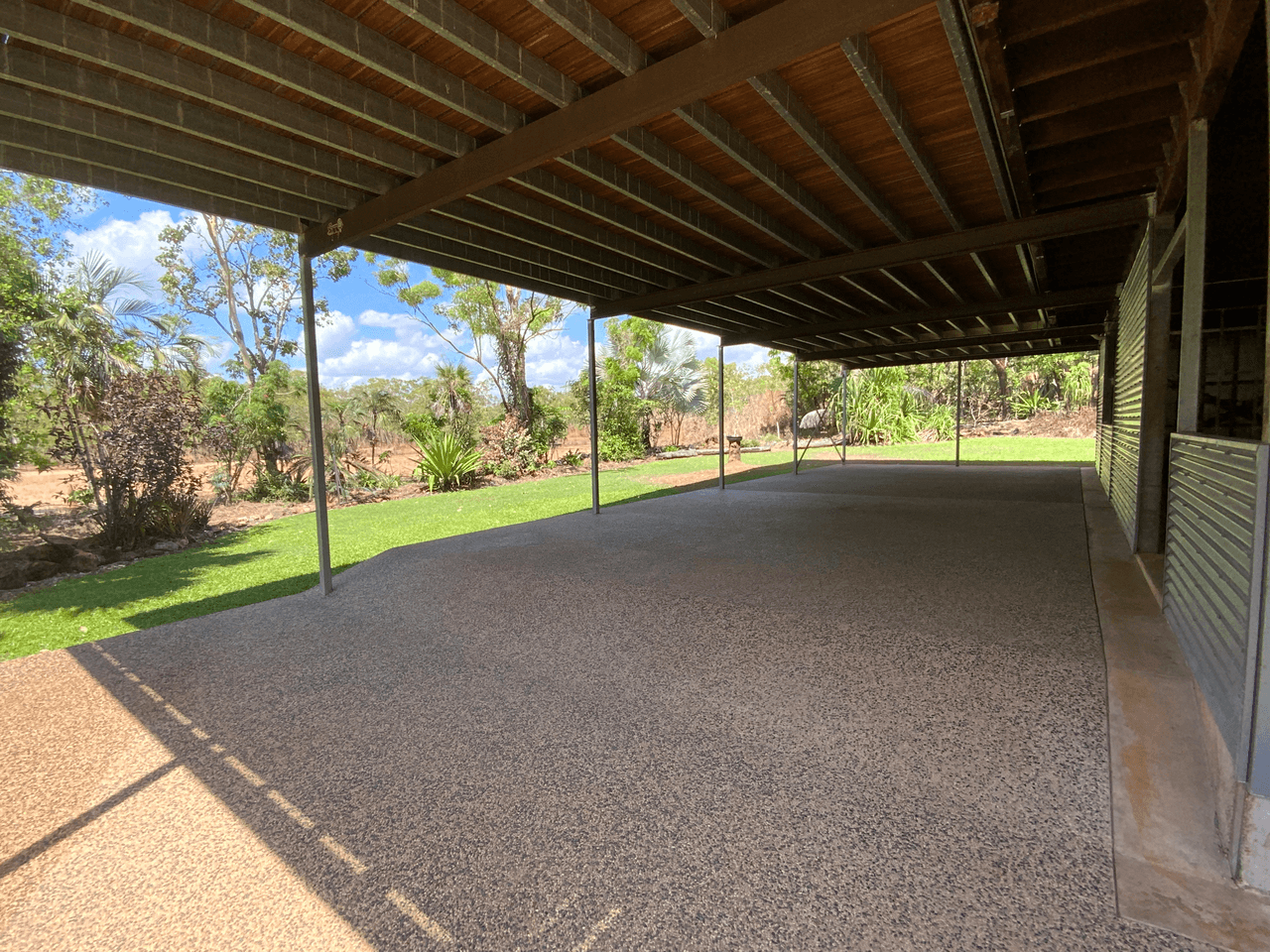 105 Guys Creek Road, ACACIA HILLS, NT 0822