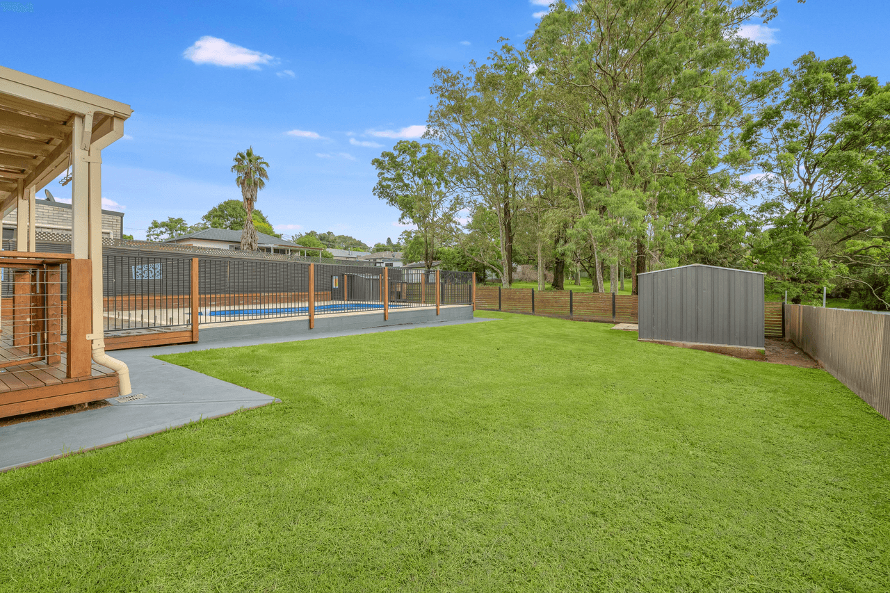 8 Golf Links Road, TENAMBIT, NSW 2323