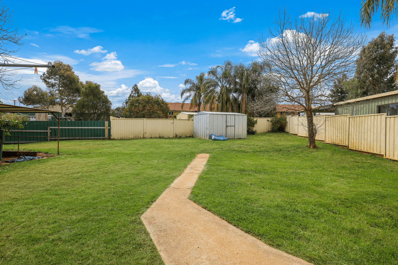 16 Hamilton Court, TAMWORTH, NSW 2340