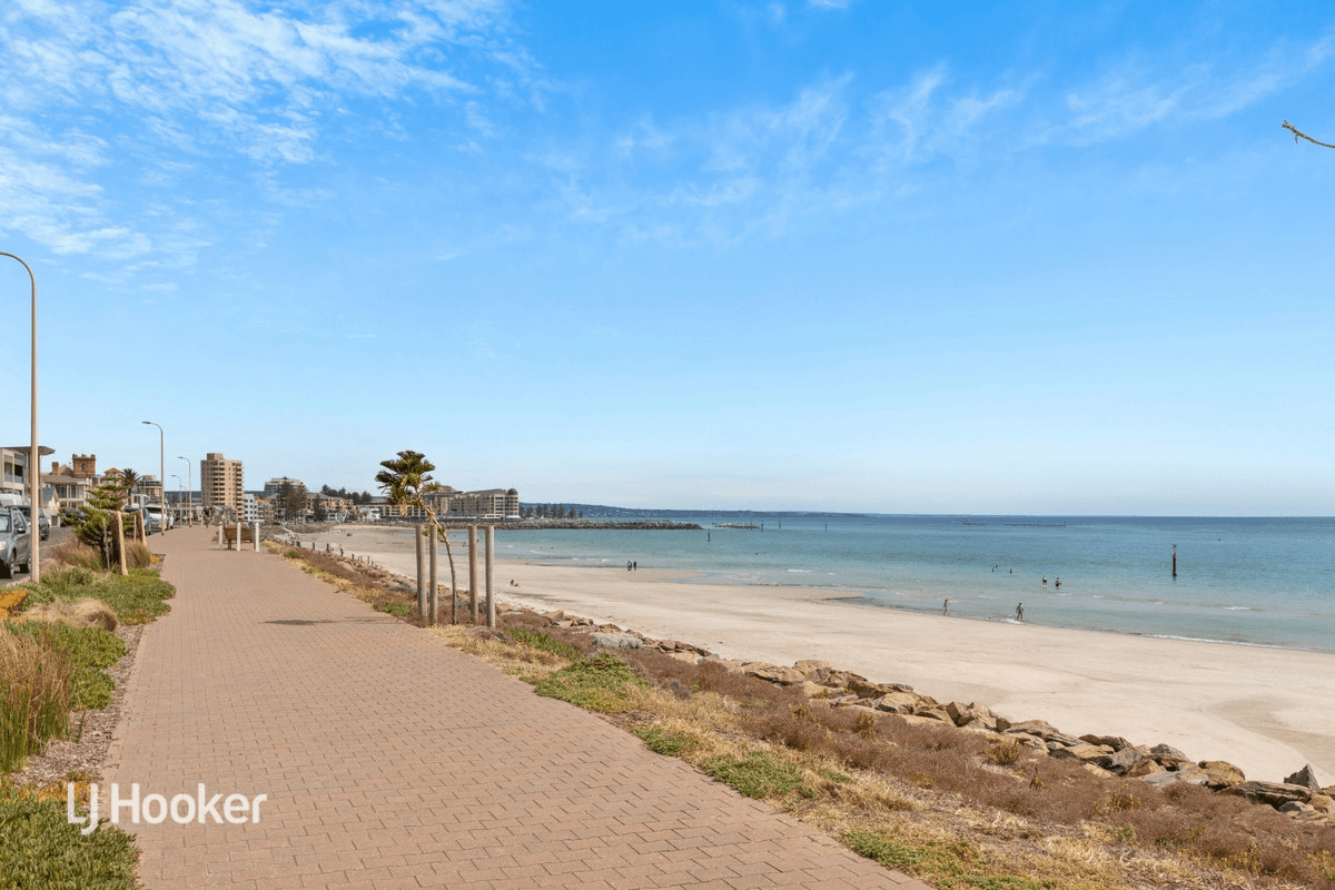 2/52 North Esplanade, Glenelg North, SA 5045