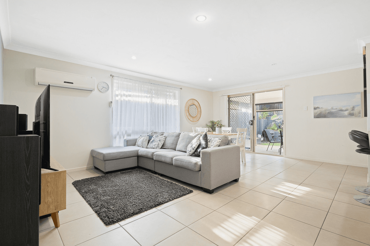 11 Bowerbird Crescent, Dakabin, QLD 4503