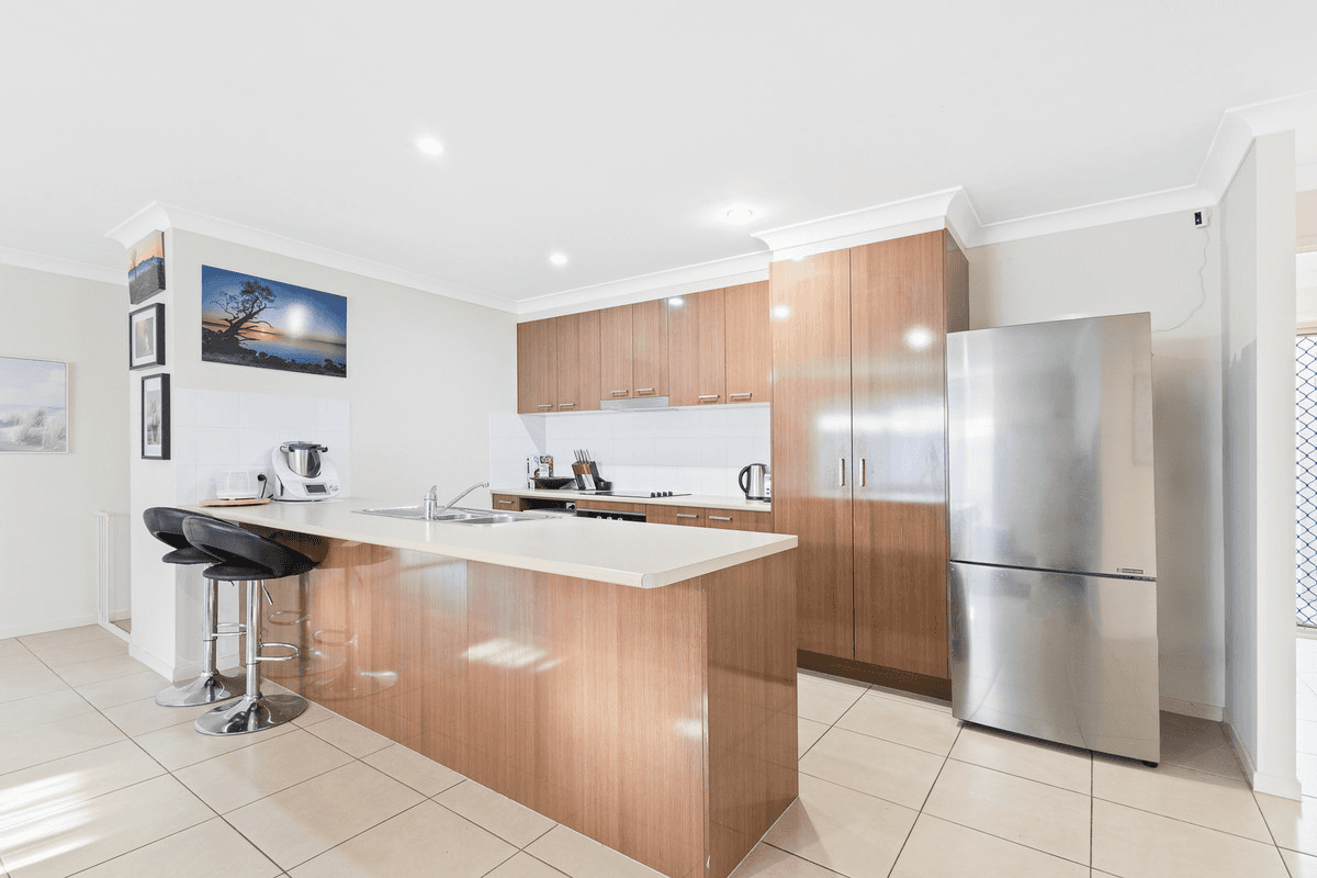 11 Bowerbird Crescent, Dakabin, QLD 4503